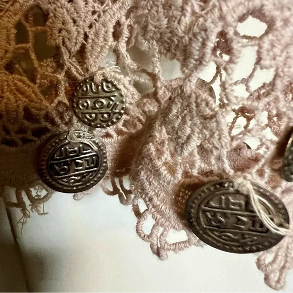 Deby Debo Crochet Fringe Printed Top Size Small - Picture 5 of 8